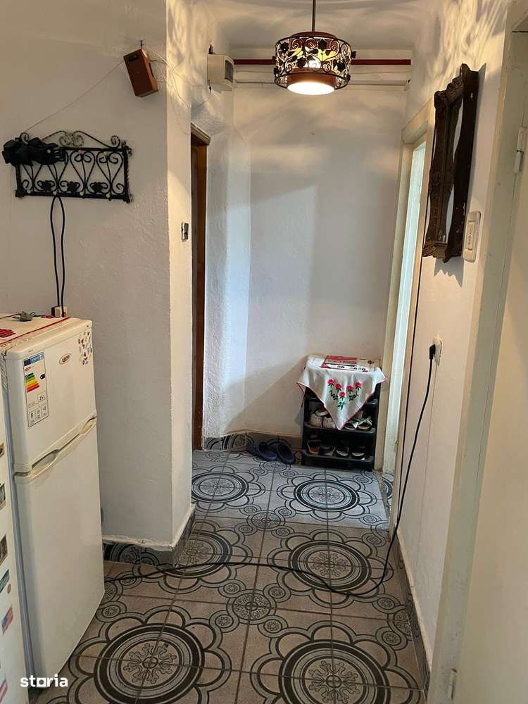 De vanzare apartament 2 camere, zona 200-6