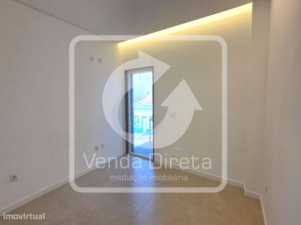 Apartamento T4 no 'Baía Residence' no Barreiro.-13