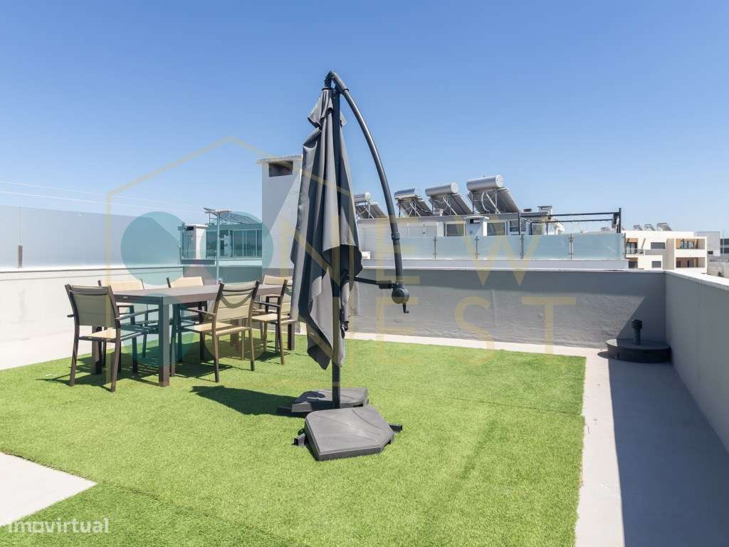 Apartamento T4 com Terraço, 3 varandas, 2 Parqueamentos e Arrecadaç...-48
