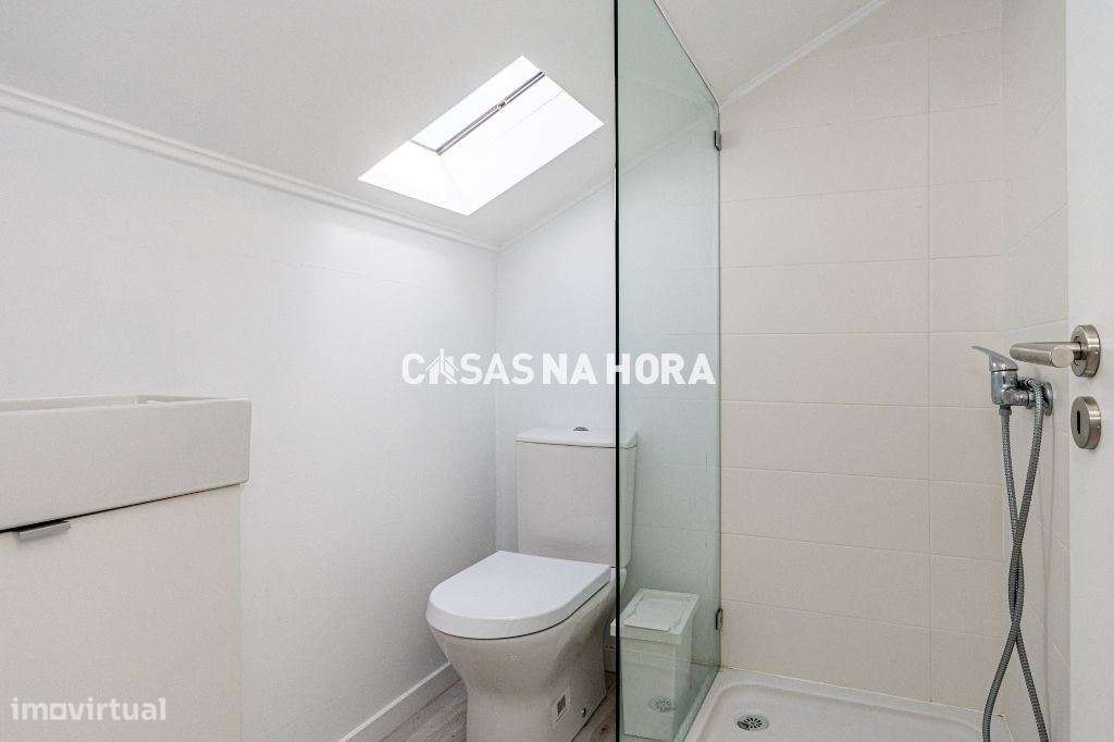 Duplex T2 + 1  renovado  e mobilado na Rua Soares dos Reis em Campo... - Grande imagem: 5/24