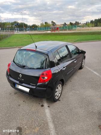 Renault Clio 1.6 16V Expression - 8