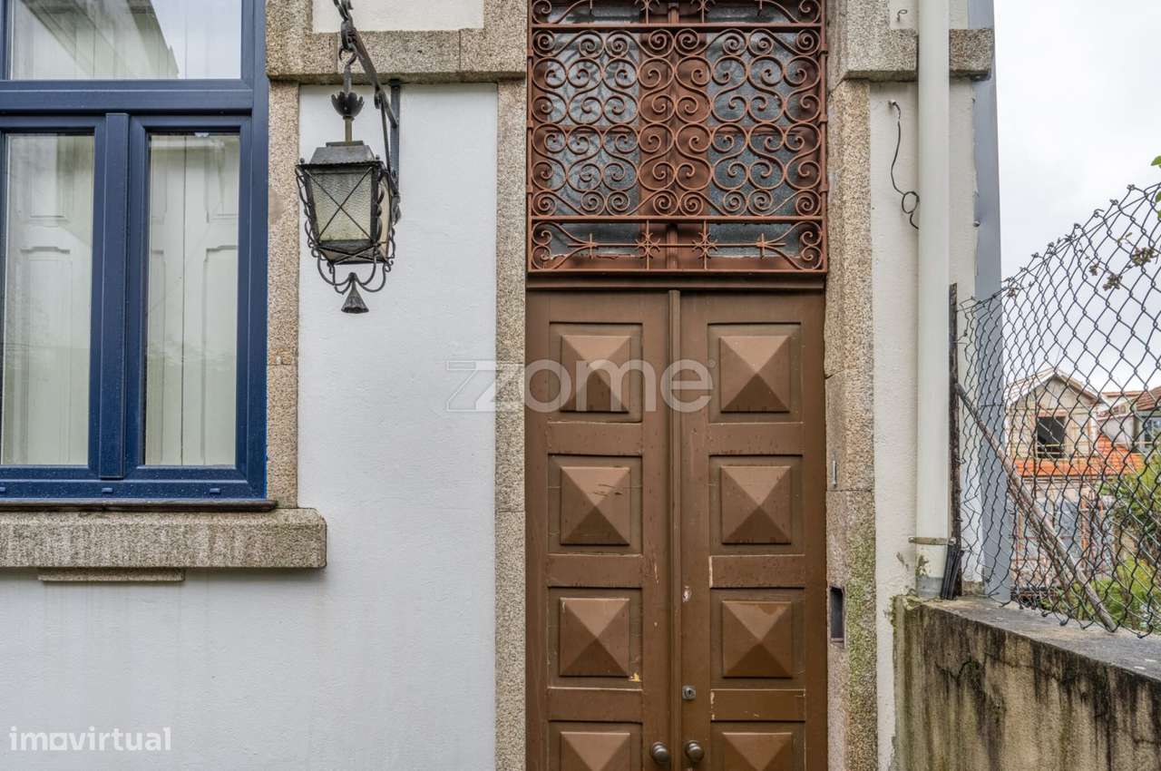 Moradia T3 de Traça Clássica na Constituição, Porto - Grande imagem: 2/34