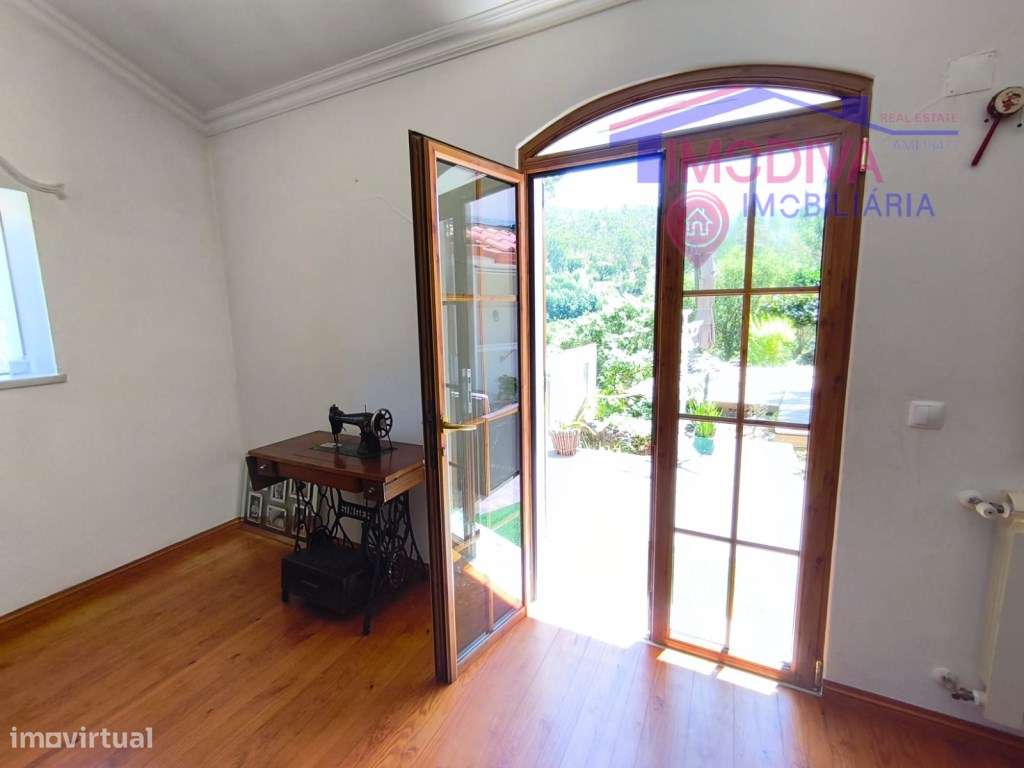 Propriedade com moradia, anexo, piscina e terreno com mais 2 ha-30