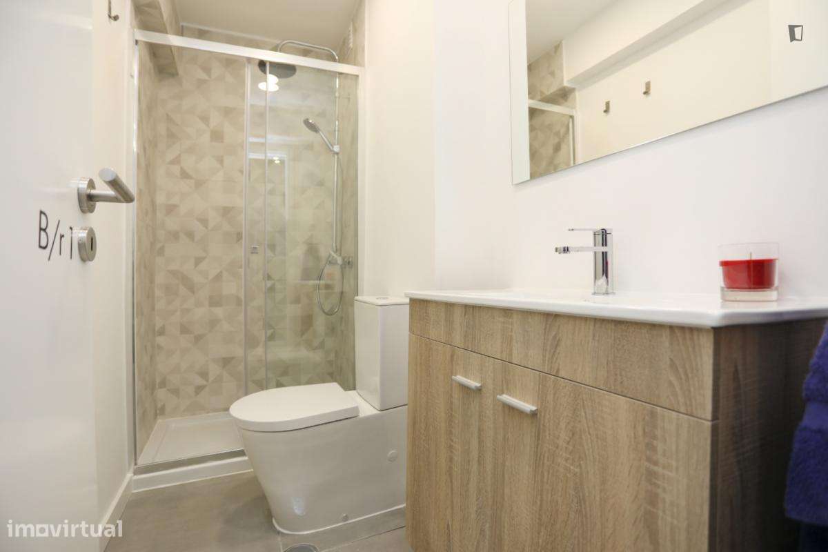 Quarto - localizado em Carnide Lisbon - Grande imagem: 5/19