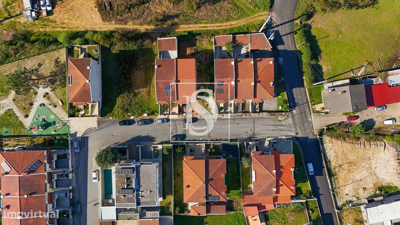 Moradia T3 por terminar | Elevado potencial de investimento-27