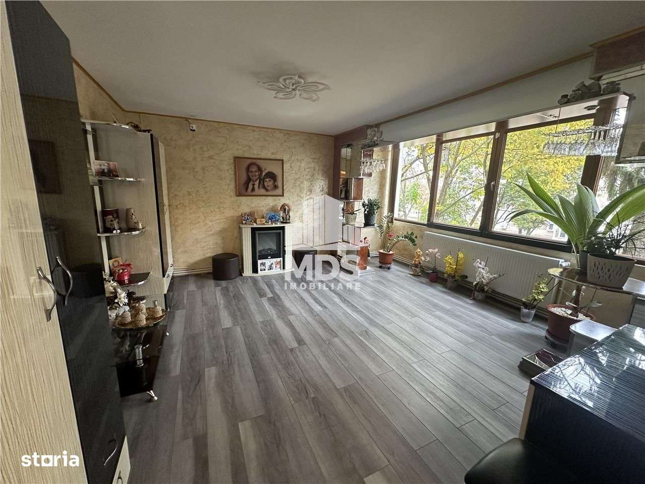 Decomandat la et 2\/4 mobilat complet linga piata Doina-2