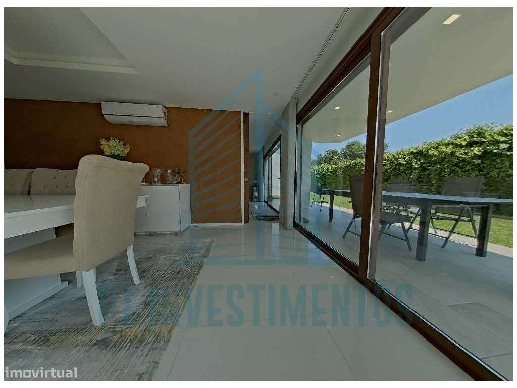 Moradia semi-nova T5+1 em Santa Joana - Aveiro-20