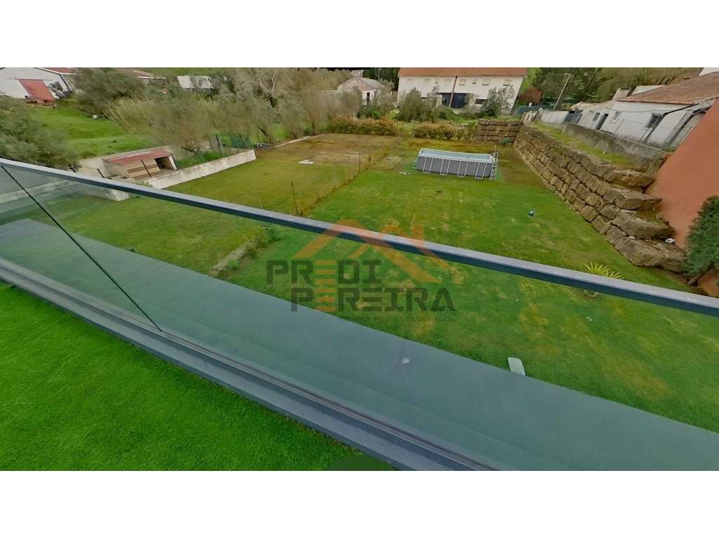 Situada em Caneças, moradia exclusiva, com mais de 1.000m² de terreno! - Grande imagem: 2/60