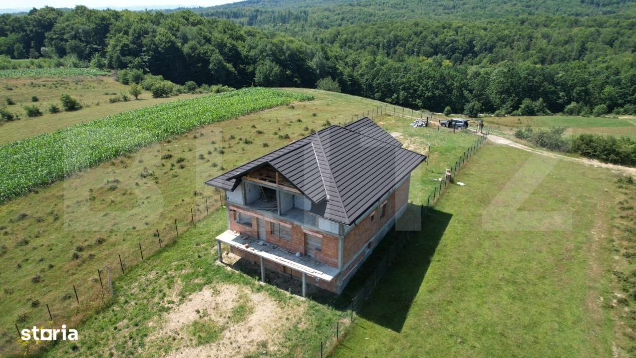 Pensiune la rosu, 370mp, Ciprian Porumbescu - Imagine principală: 1/9