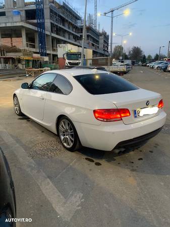 BMW Seria 3 330i Coupe M Sport Edition - 7