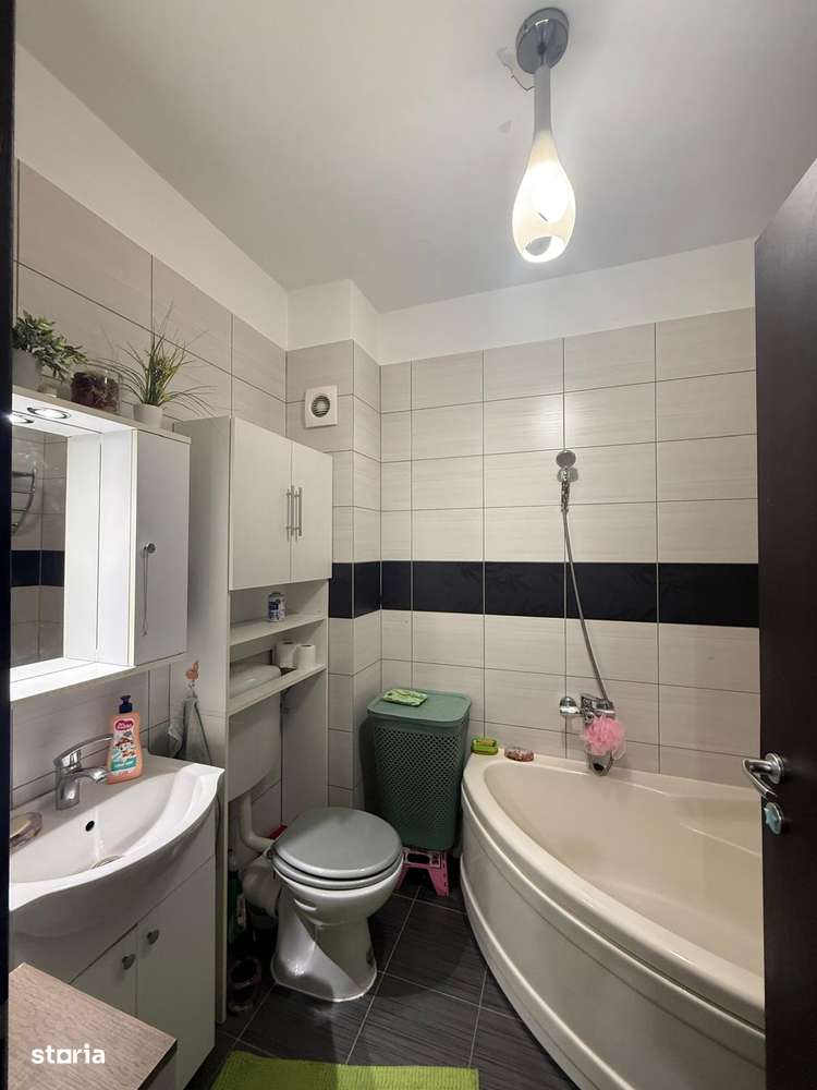 Apartament de vânzare –Spatios 62mp-Pret 83500 €-18