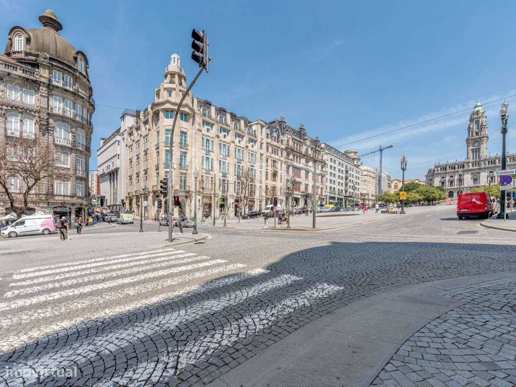 Apartamento T3 com dois lugares de garagem em Aliados, Porto-28