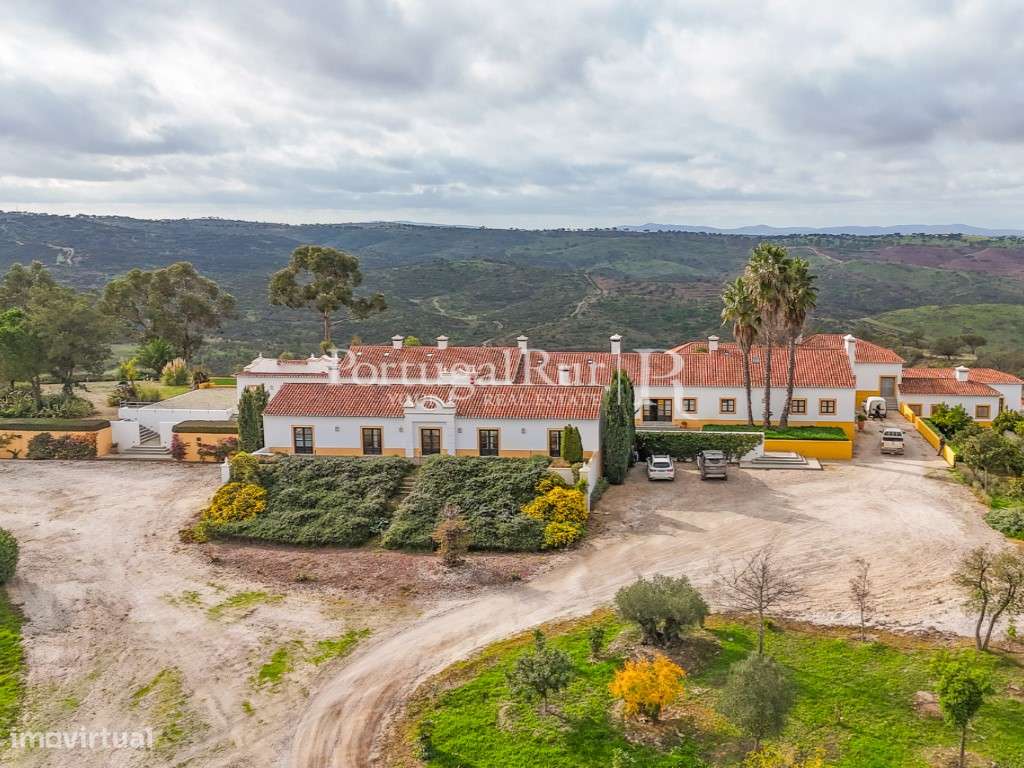 Herdade de Caça Maior com 1000 Hectares + 4 Apartamentos + Anexos-35