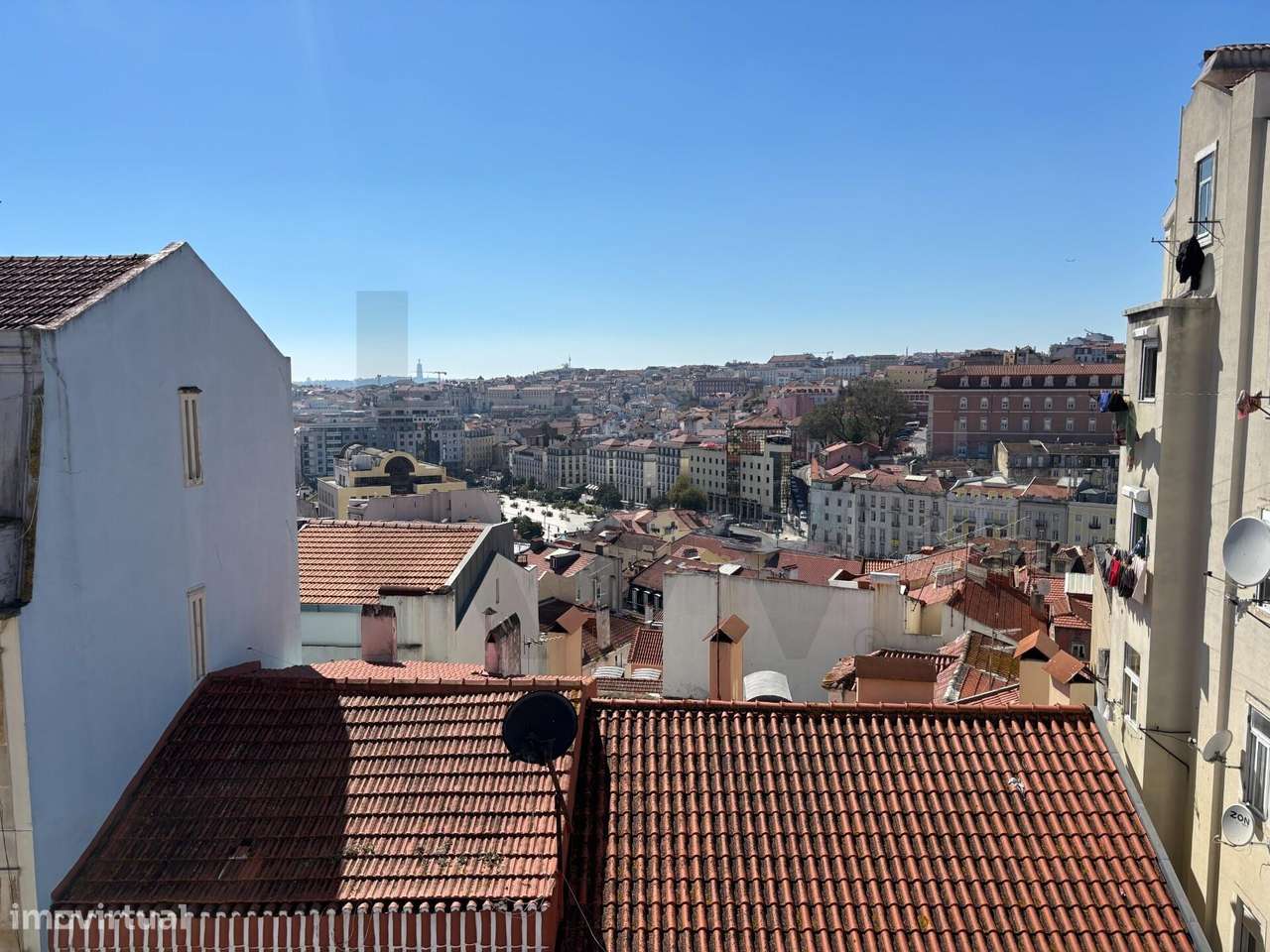 T1 em prédio de charme junto ao Miradouro da Graça - Grande imagem: 2/15