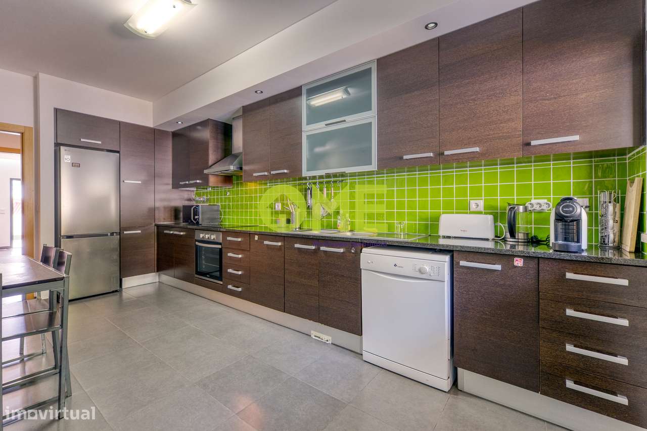 Moradia T4 com piscina e jardim em Ourém-16