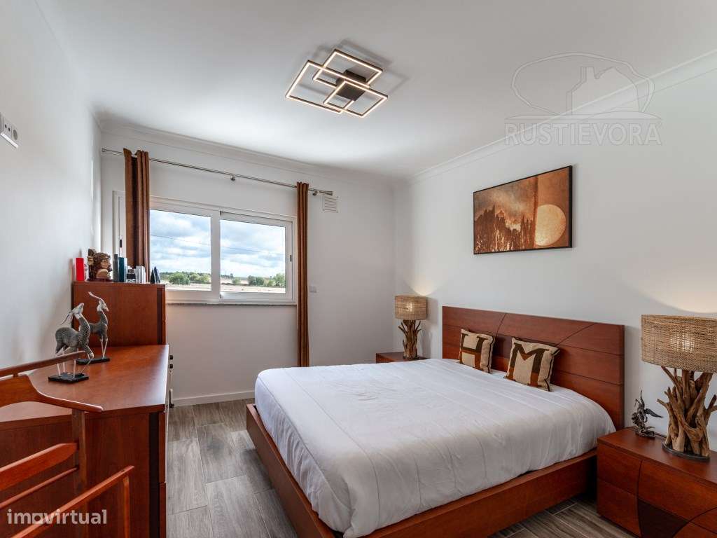 Moradia T3 com quintal e garagem | Bairro de Almeirim em Évora-11