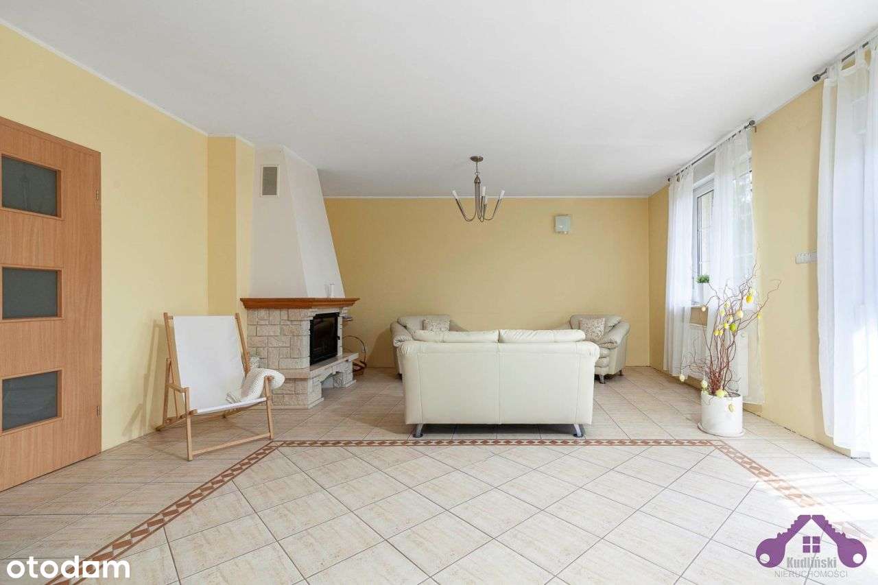 Dom z dużymi sypialniami i pomieszczeniem biurowym-4