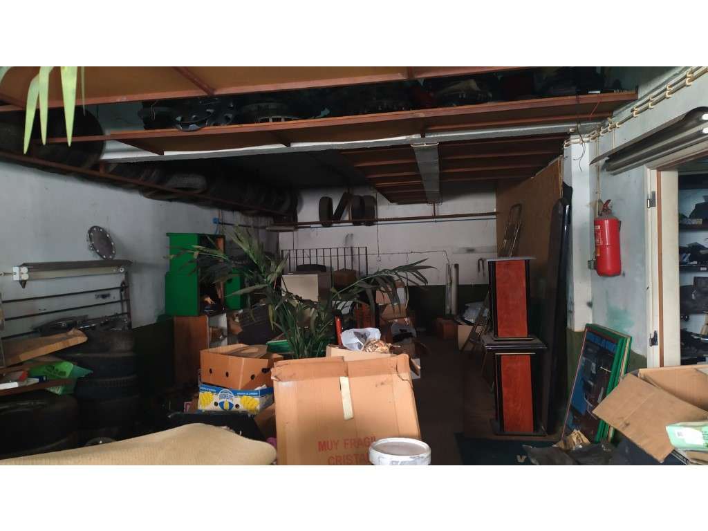 Garagem c/200m2 na Amadora-5