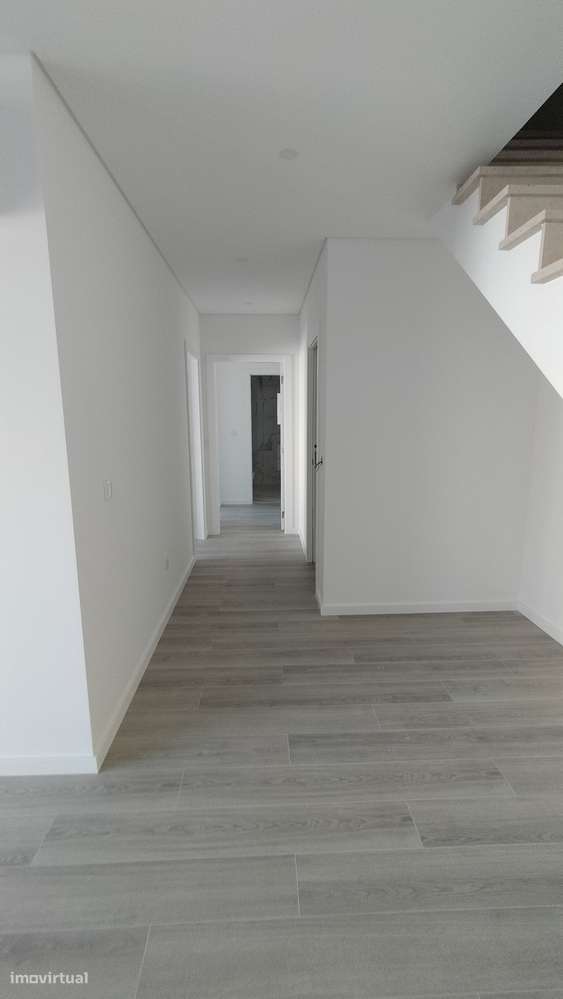 T2 duplex com parqueamento e arrecadação.-10