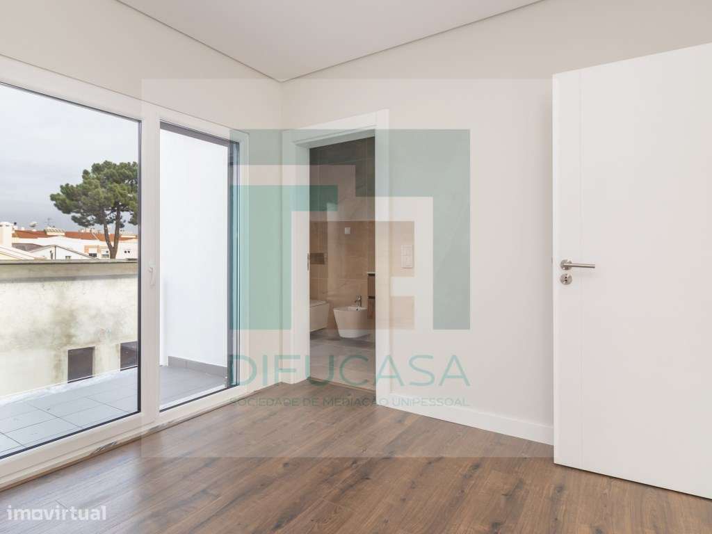 R128 Moradia T6 Azeitão-41