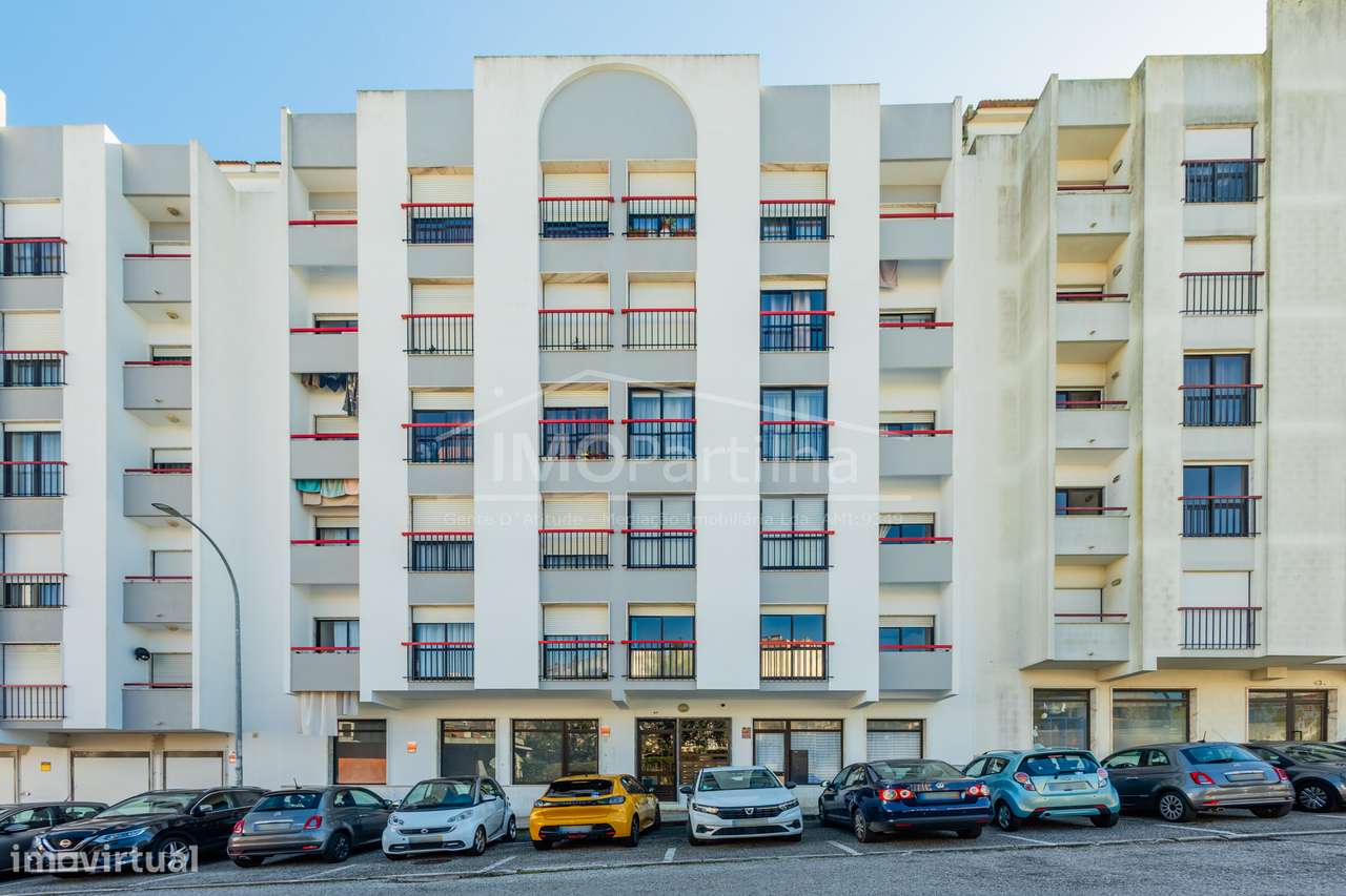 Loja 
Serra das Minas  Rio de Mouro - Grande imagem: 3/30