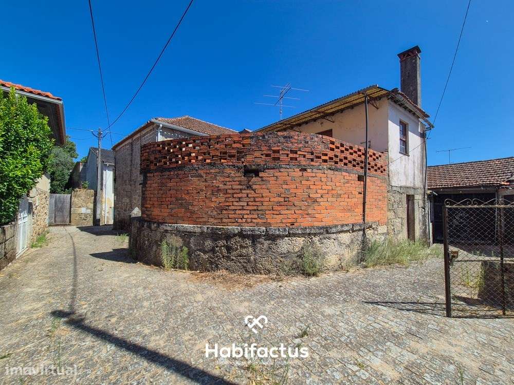 Moradia T3 em Pedra Remodelada para venda em Viseu-5