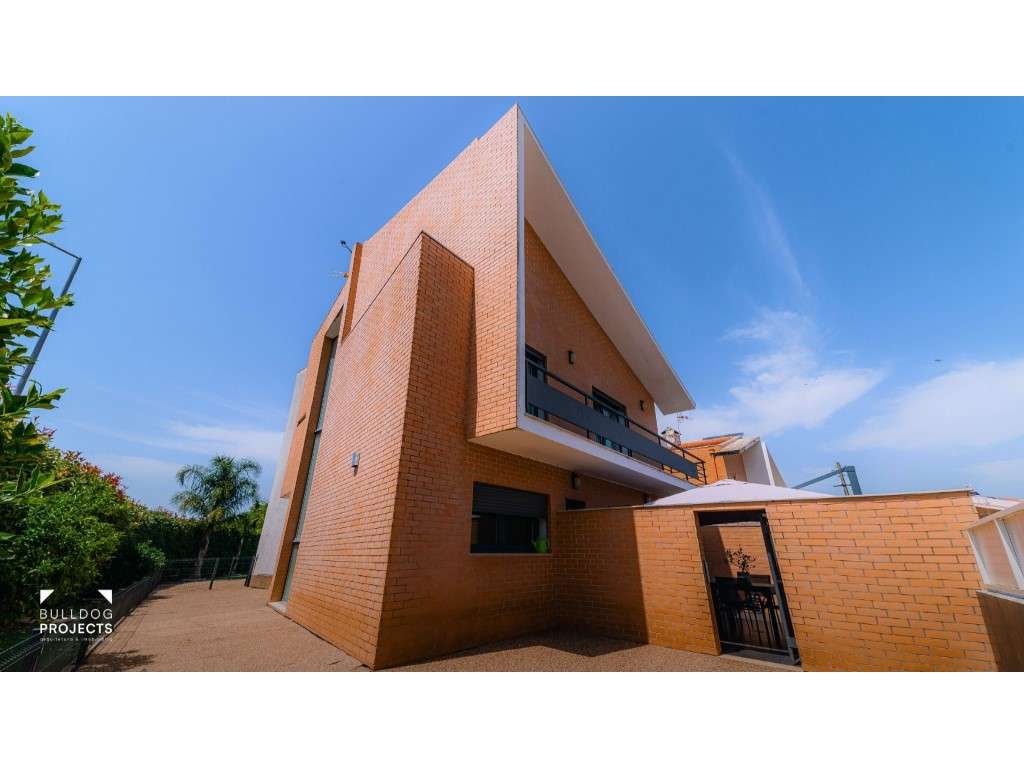 Moradia Isolada T4 Triplex Venda Coimbra-10
