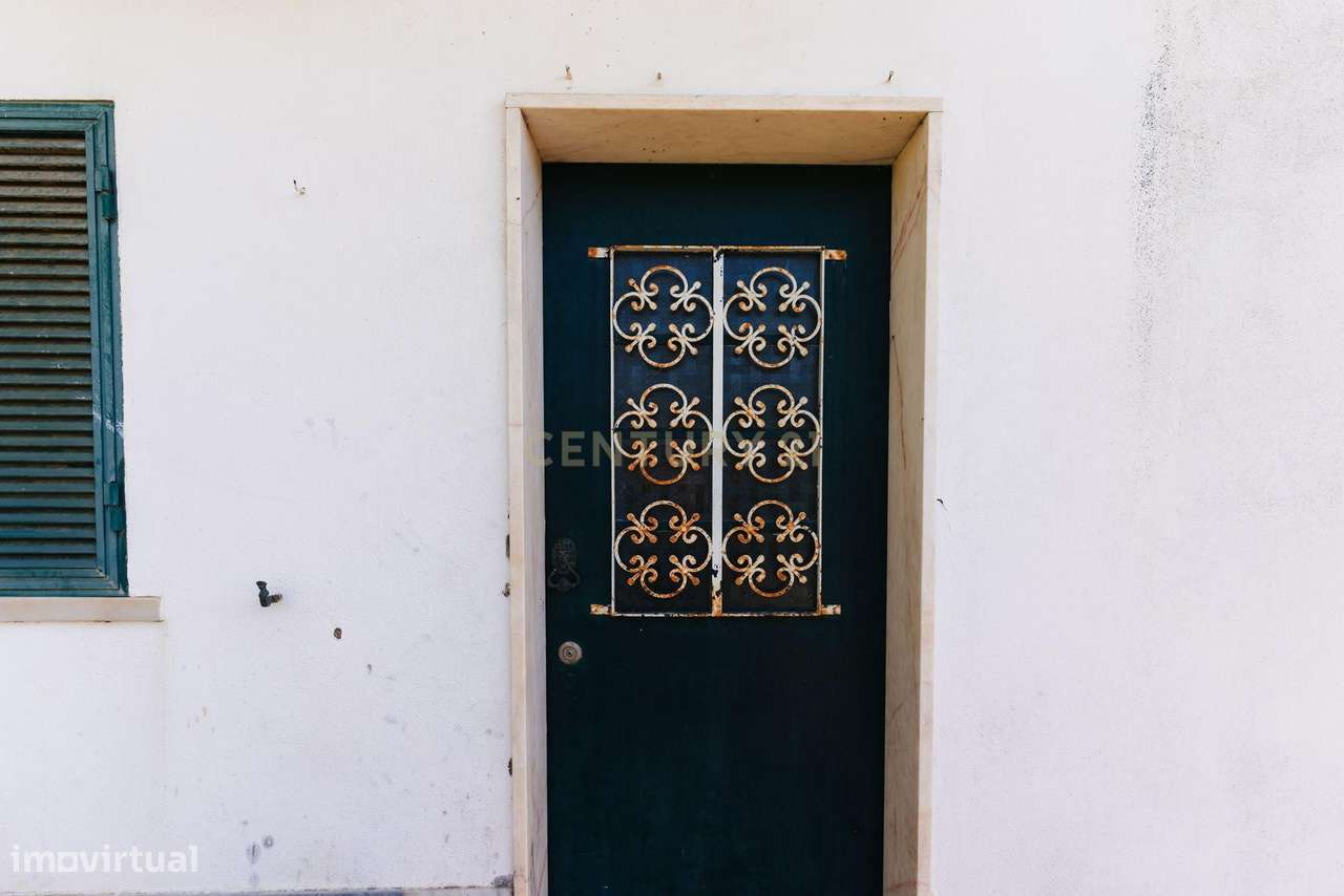 Propriedade com 11 divisões para recuperação em Estremoz com uma área - Grande imagem: 5/25