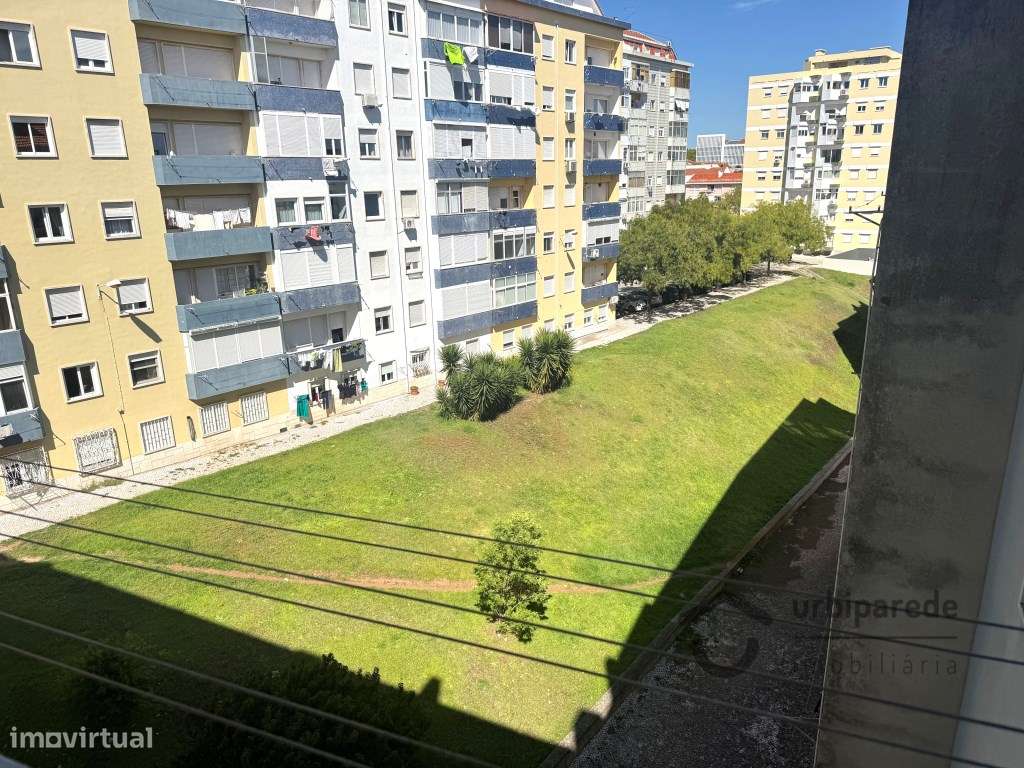 Apartamento T3 no Restelo c/ vista Rio.-29
