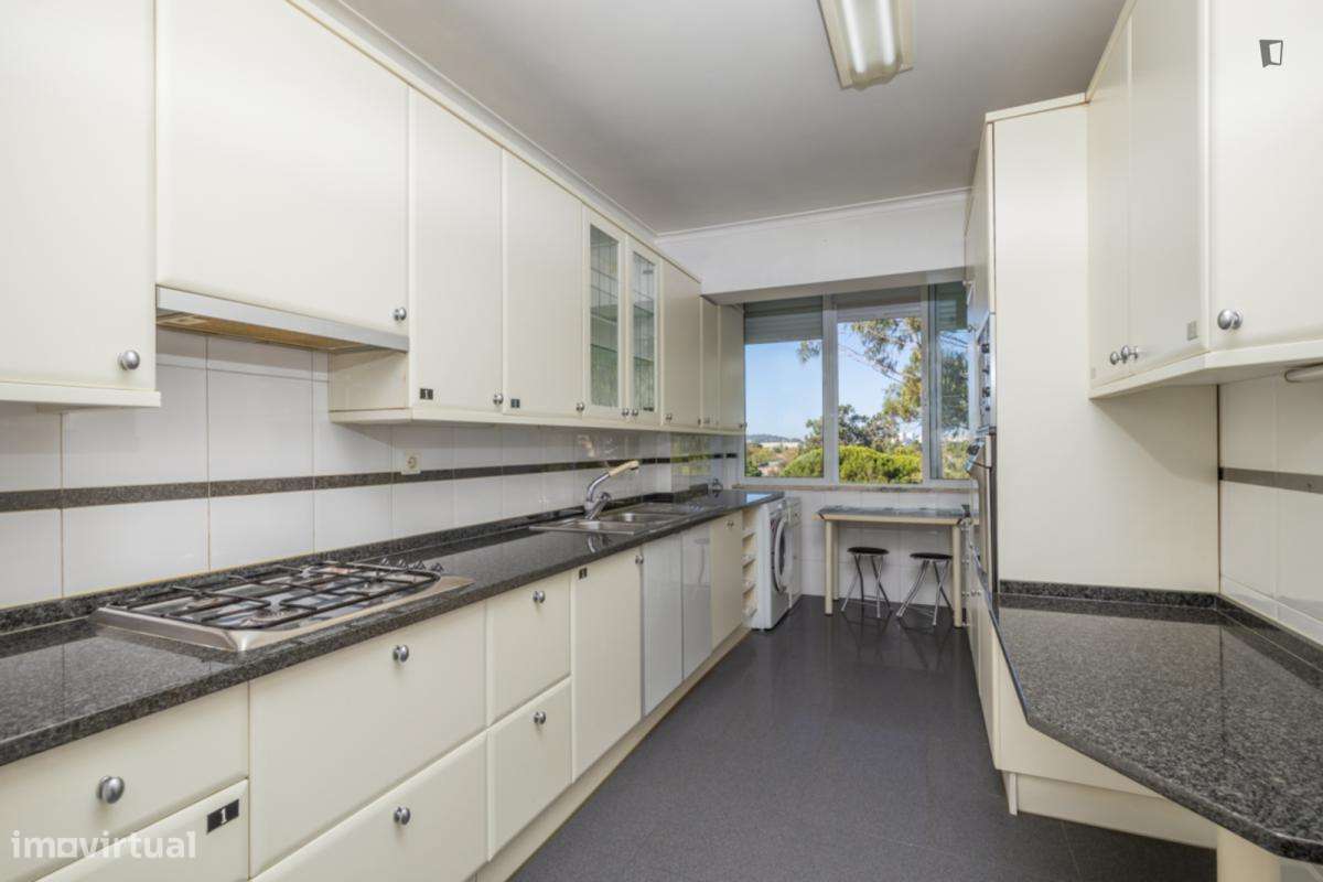 Quarto - localizado em Alvalade Lisbon - Grande imagem: 5/9