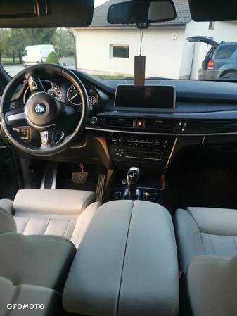 BMW X5 xDrive50i - 7