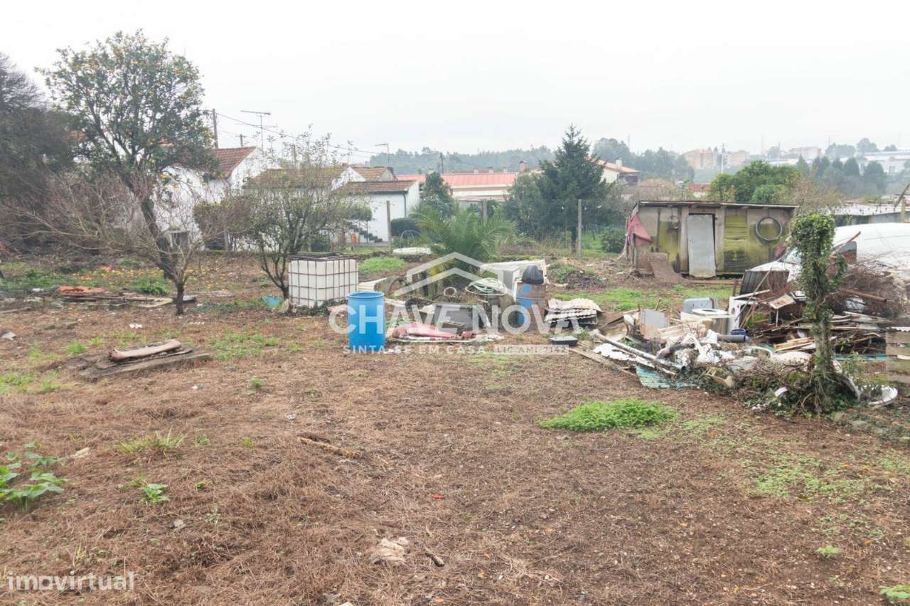 Moradia Para Restauro + Terreno em Paços de Brandão - Grande imagem: 4/8