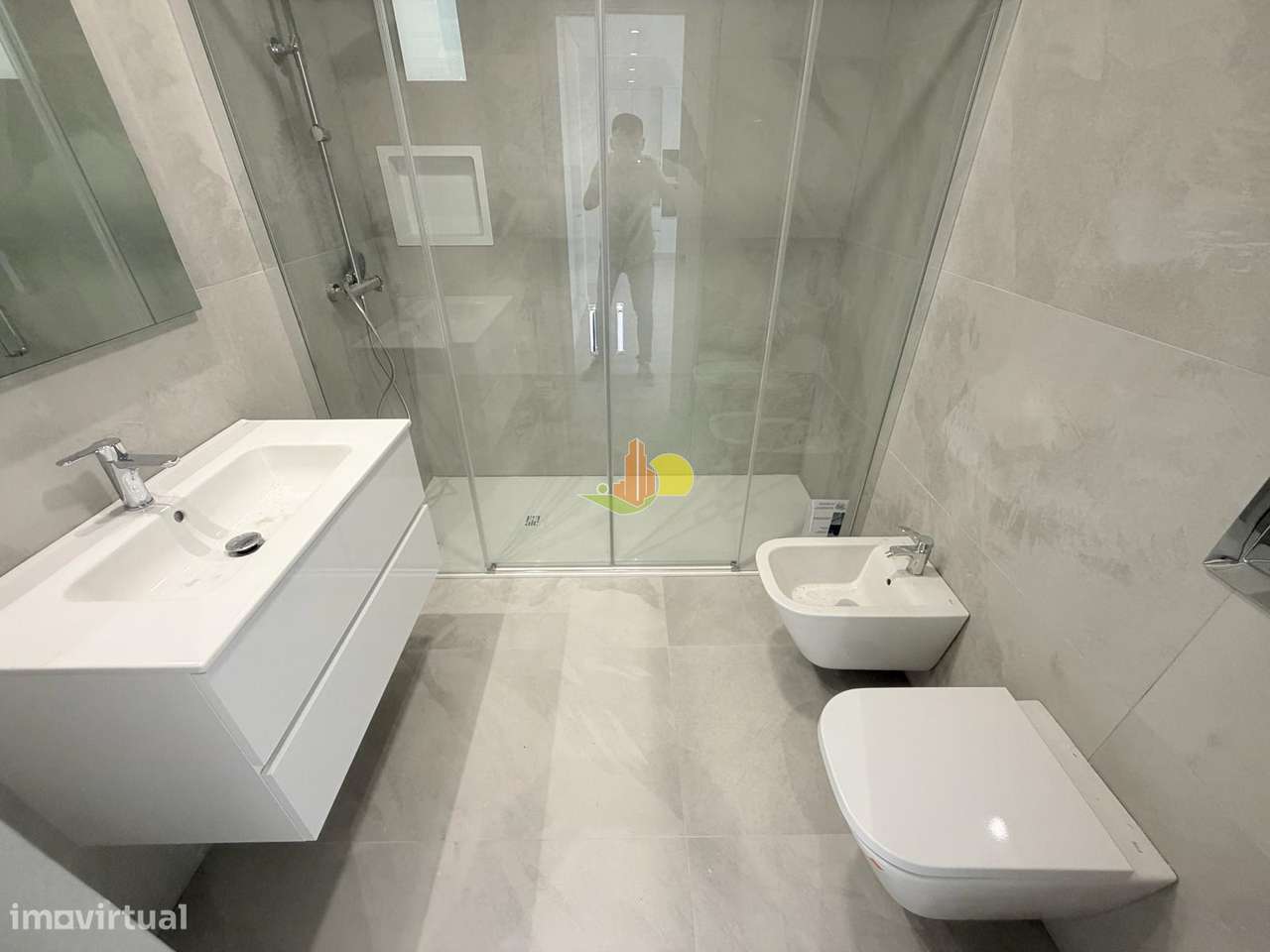 T1k Novo - Condomínio com piscina-18