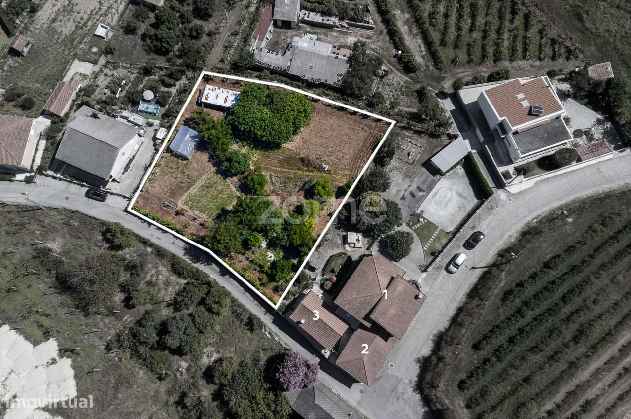Terreno com 2184m2 em Sande São Clemente, Guimarães - Grande imagem: 2/7