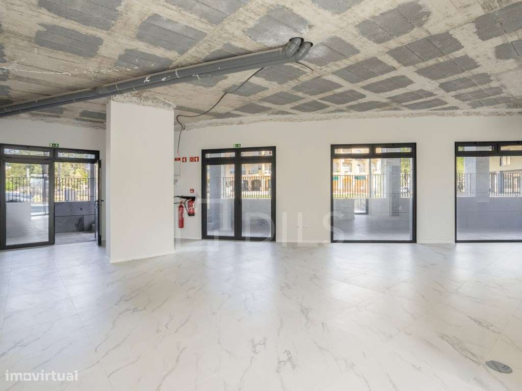 Loja situada no centro de Almancil, Loulé - Grande imagem: 1/10