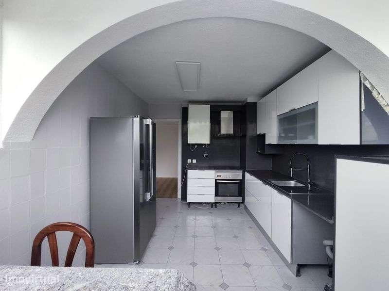 Arrendamento T2 remodelado cidade Sol - Grande imagem: 5/9