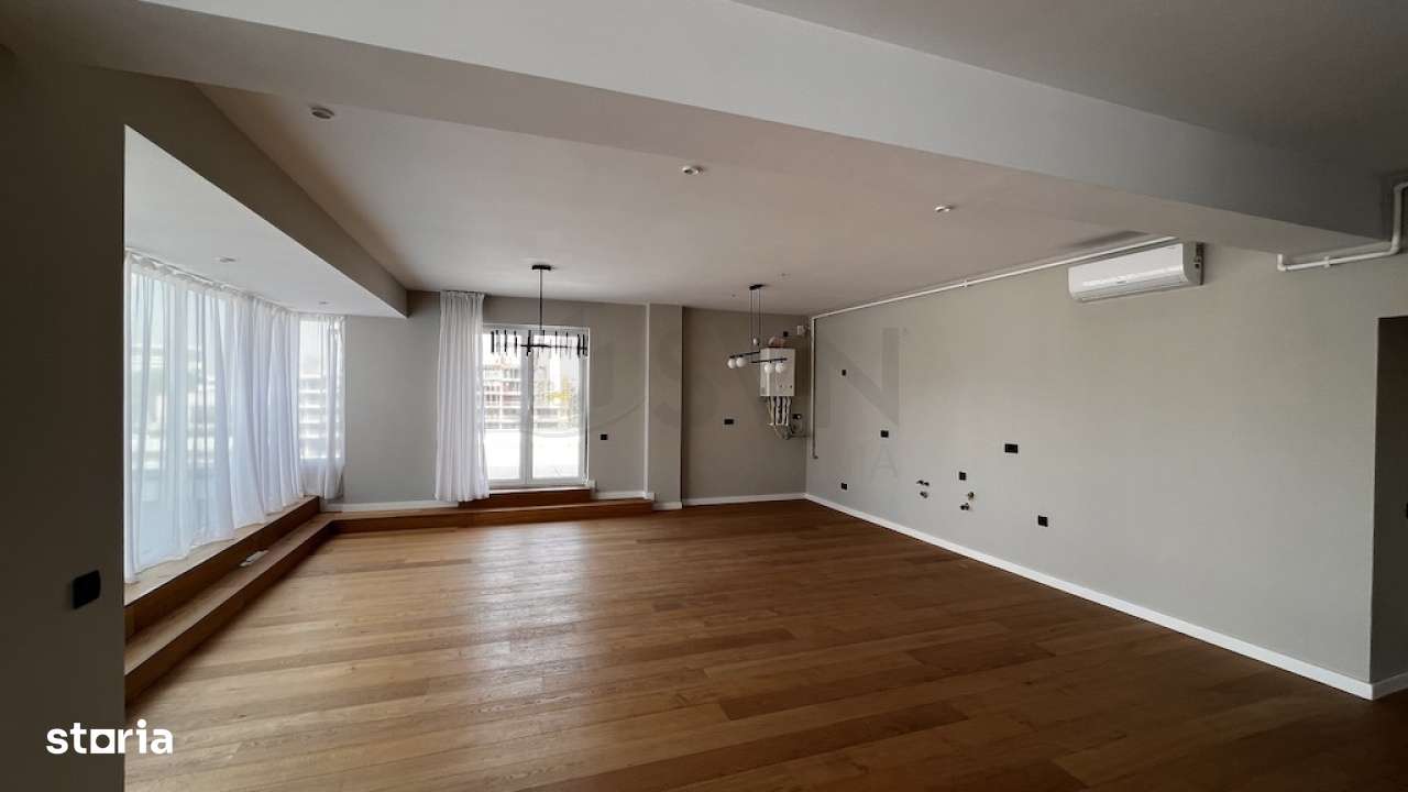 Apartament spatios cu 3 terase