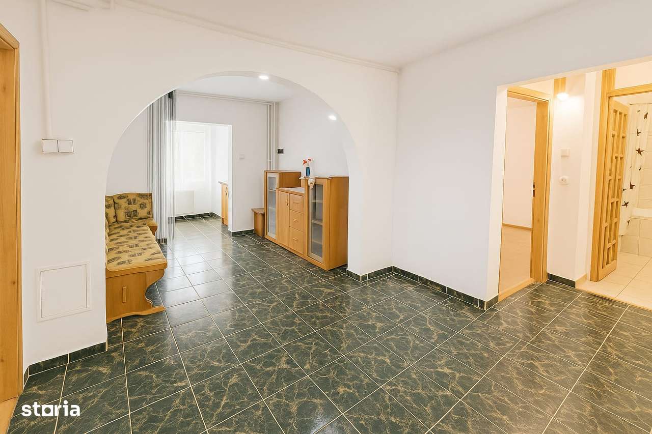 Apartament 2 camere – zona Penes Curcanul, Ploiești-0