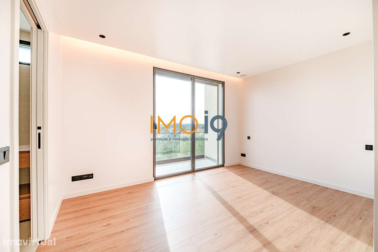 Moradia T4 com Vista Panorâmica em Fátima-37