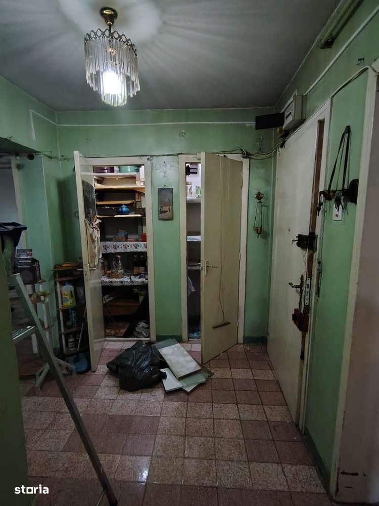 Apartament spatios cu 4 camere et 2-zona Aleea Trandafirilor.-11