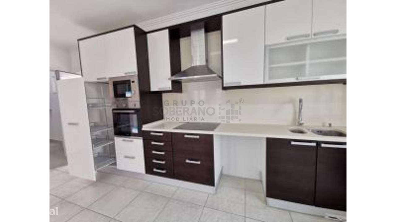Moradia Geminada T3 em Ericeira-17
