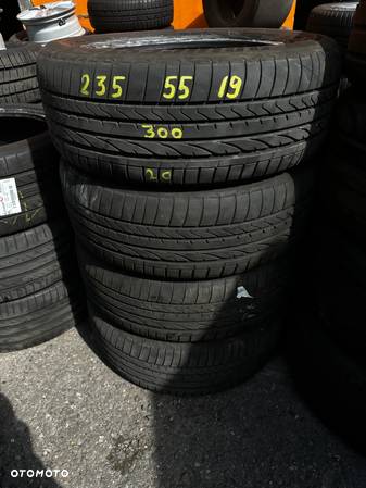 235/55x19 Bridgestone - 2