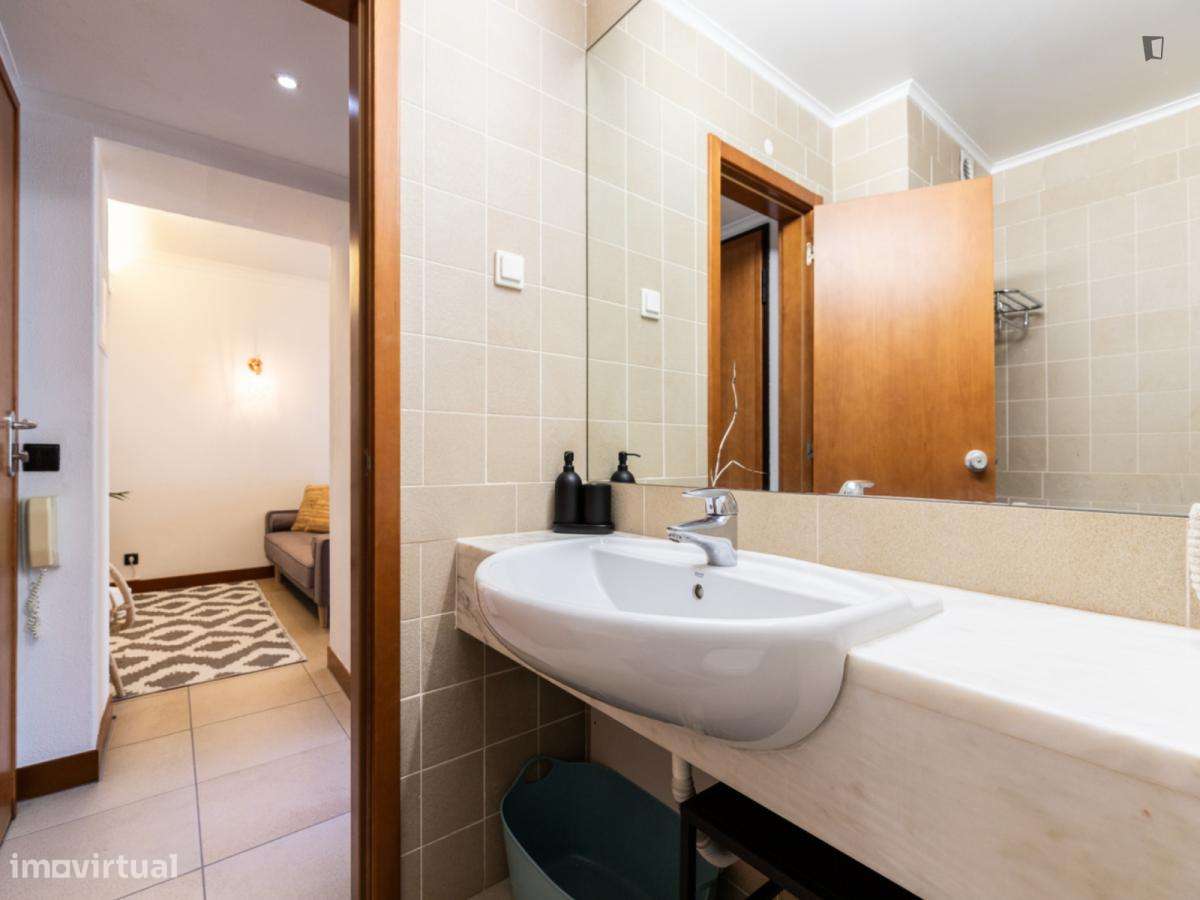 Apartamento com 1 quartos - localizado em Quarteira - Grande imagem: 3/23