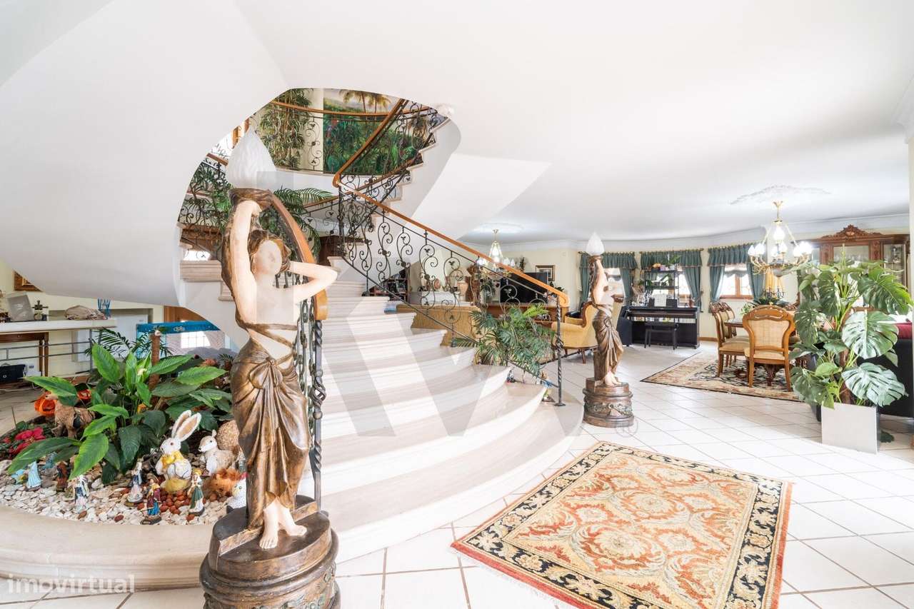 Coimbra/Mealhada - Moradia T5  Inserida em zona tranquila e soalheira - Grande imagem: 5/52