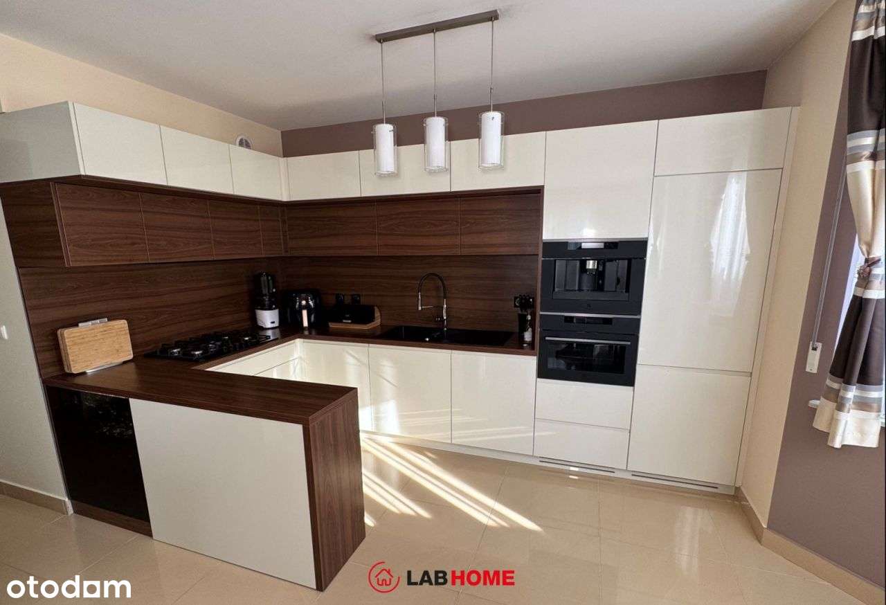 Komfortowy bliźniak blisko pałacowego wzgórza-6