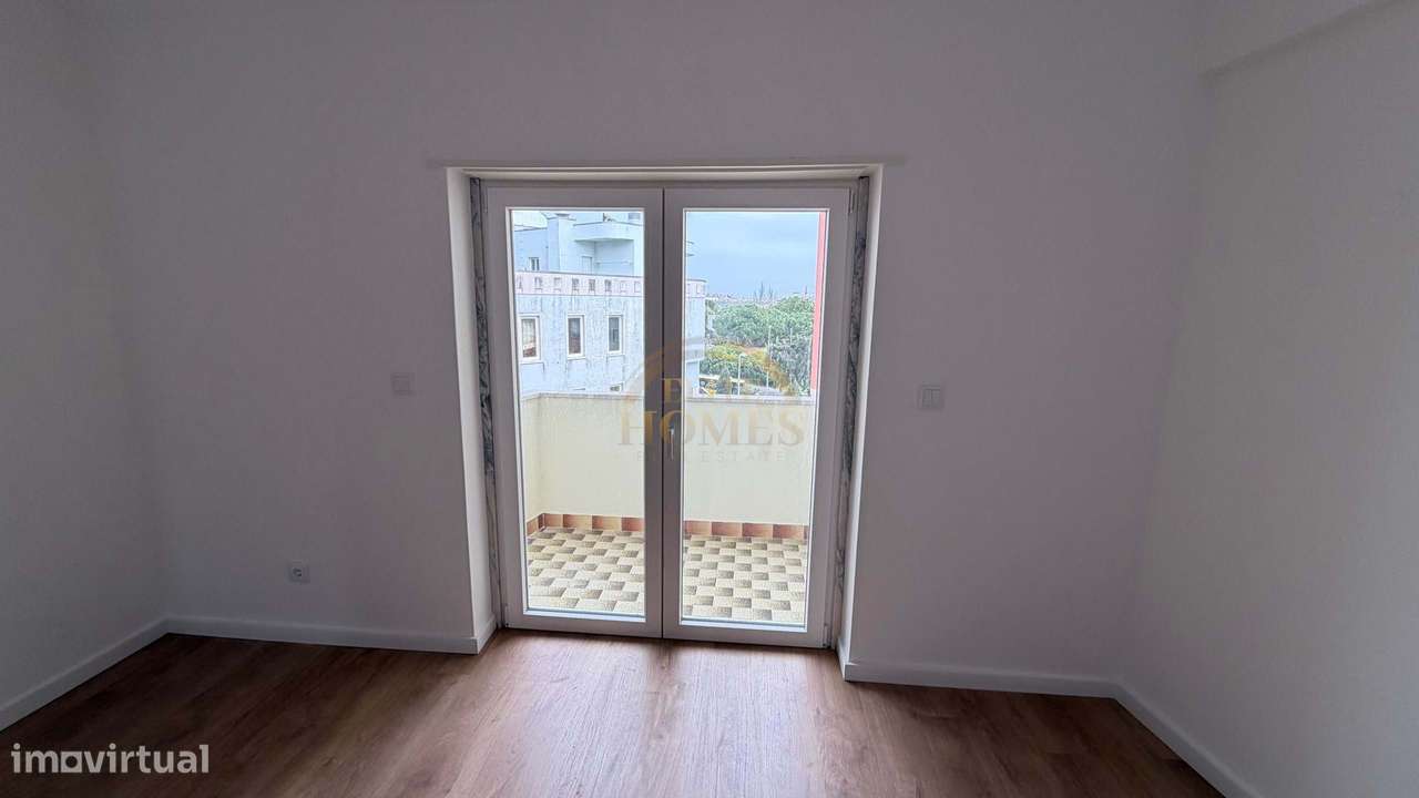 T3 Totalmente Remodelado na Ramada, Odivelas.-12