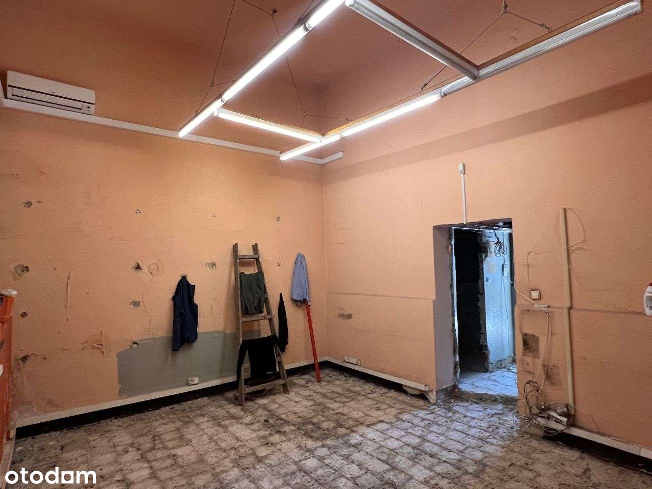 Handel | Usługi | Gastro | W trakcie remontu - Pełny obrazek: 4/8