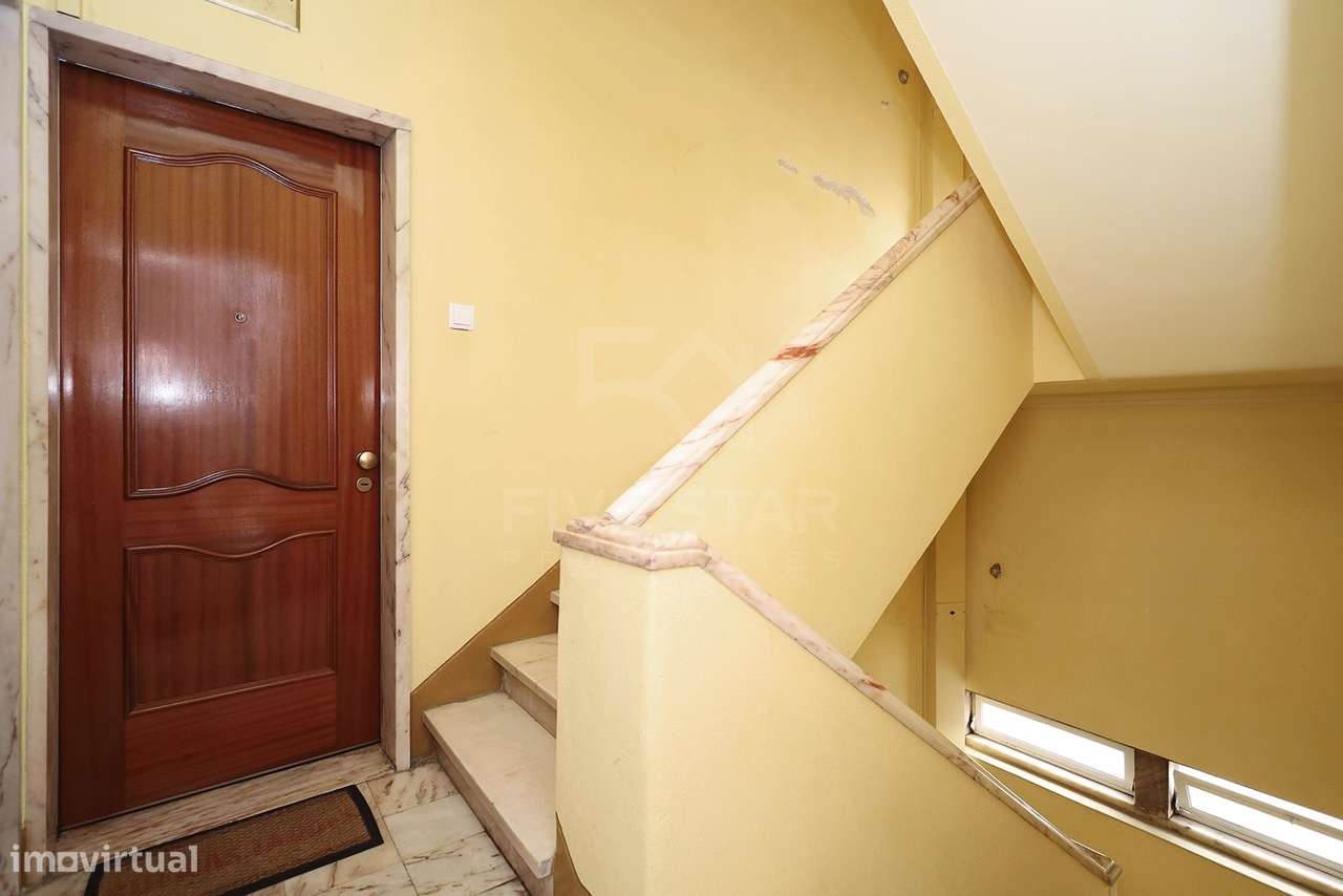 T2 – Renovado - Elevador - Varanda - Graça - Grande imagem: 5/31