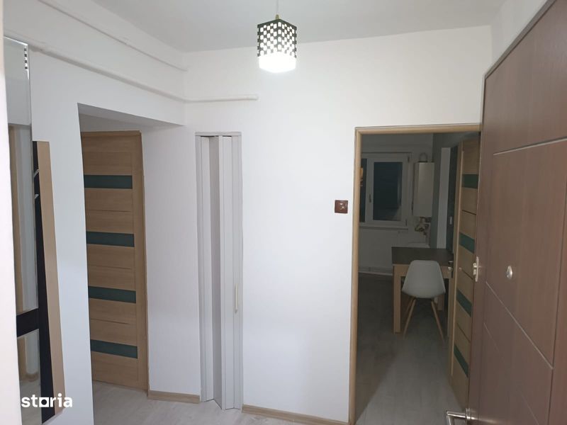 Apartament 2 camere de vânzare în Dragasani