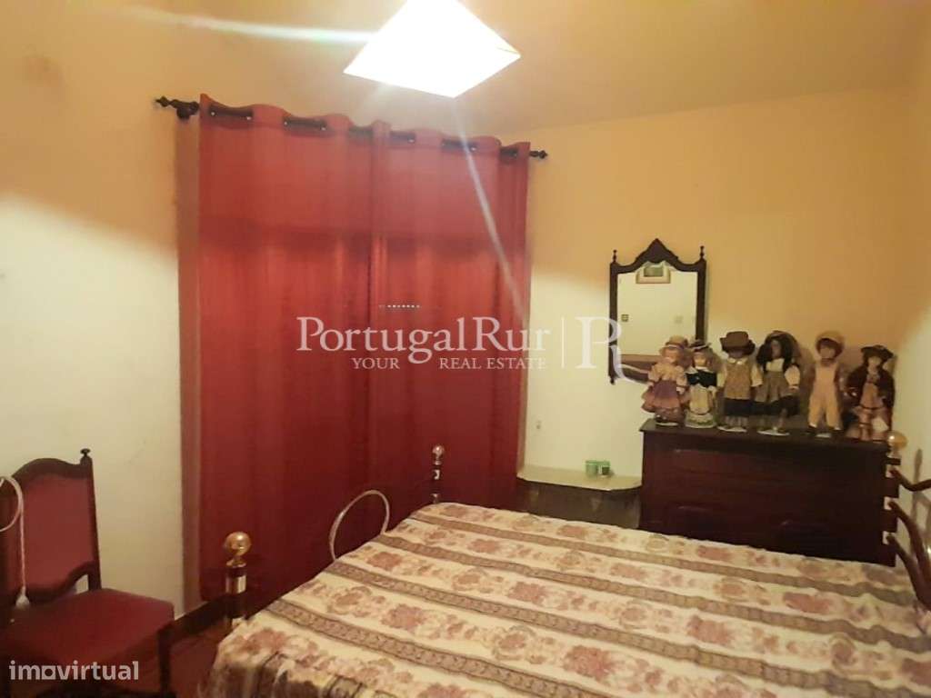 Moradia T4 com terraço em zona residencial de Évora-15